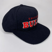 Load image into Gallery viewer, Vintage 90s Chicago Bulls Starter Hat
